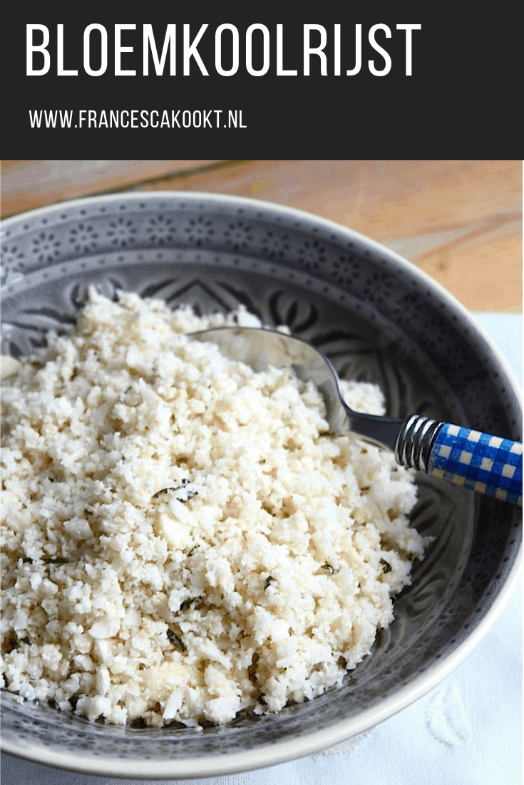 REcept bloemkoolrijst Als vervanging van rijst bij een wokgerecht, bij gebakken reepjes shoarma of als bijgerecht voor een curry. Of je bakt nog wat extra groenten mee voor eenvegetarische en koolhydraatarme makkelijke maaltijd. #bloemkoolrijst