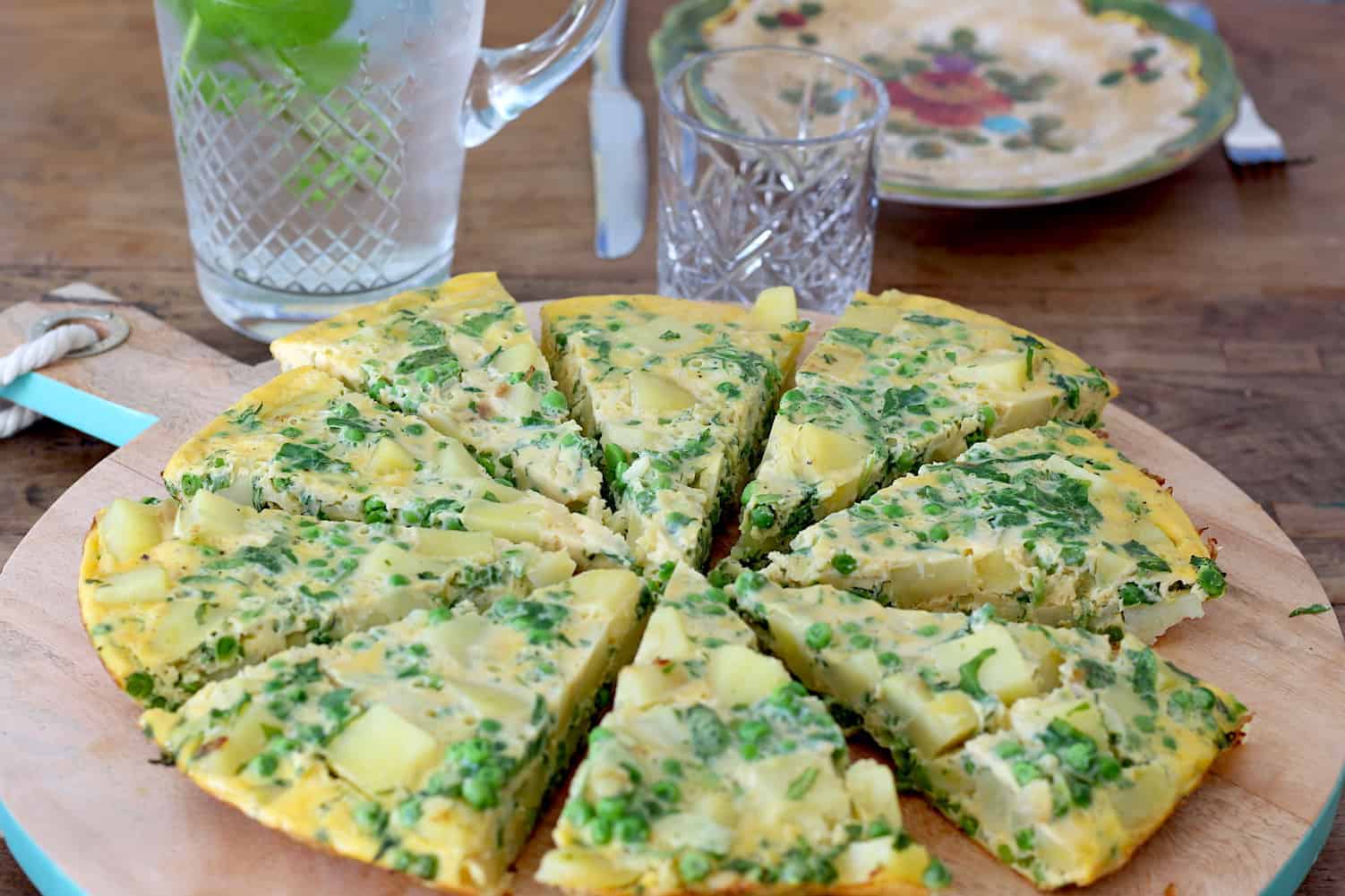 Frittata met doperwten en rucola