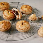 hand pies met tutti frutti en noten 1 1 1