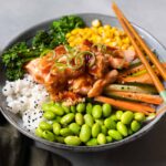 poke bowl met teriyaki zalm en zoetzuur 1 4