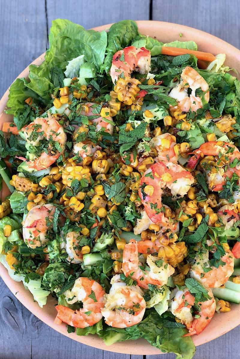 Onzuiver Het pad mat Salade met grote garnalen en geroosterde mais - Francesca Kookt