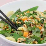 wokken op inductie noedels met groenten en pindas 1 2