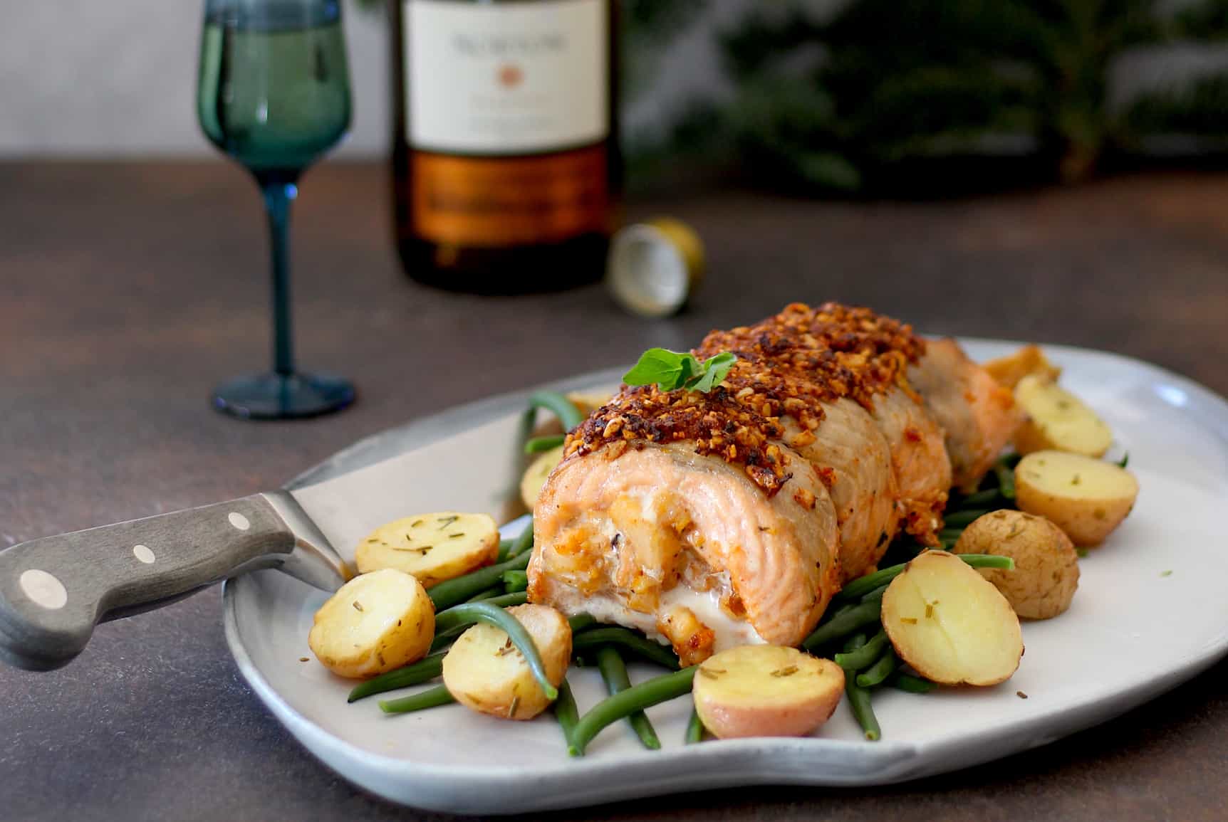 Zalmrollade met rode hazelnootpesto
