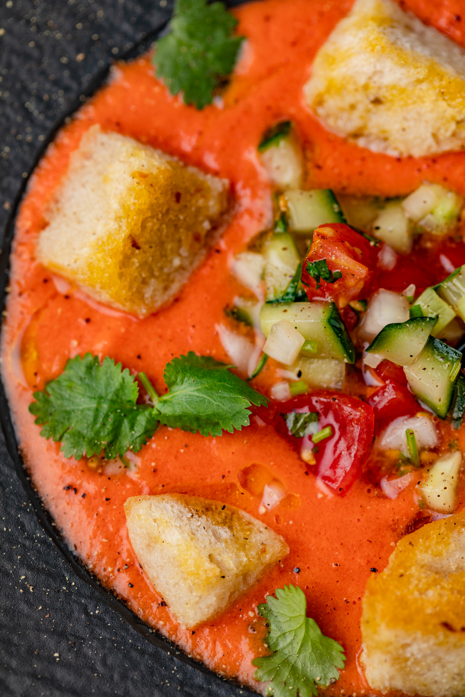 gazpacho met tabasco en knoflookcroutons 4