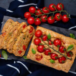 hartige groentecake met courgette en honingtomaten 1