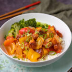 zoetzure wokschotel met paneer en paprika 1