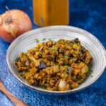 gesmoorde aubergine met masala en ui 1