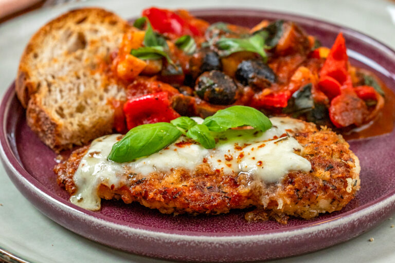 Parmezaanse kip met Mediterraanse groentestoof