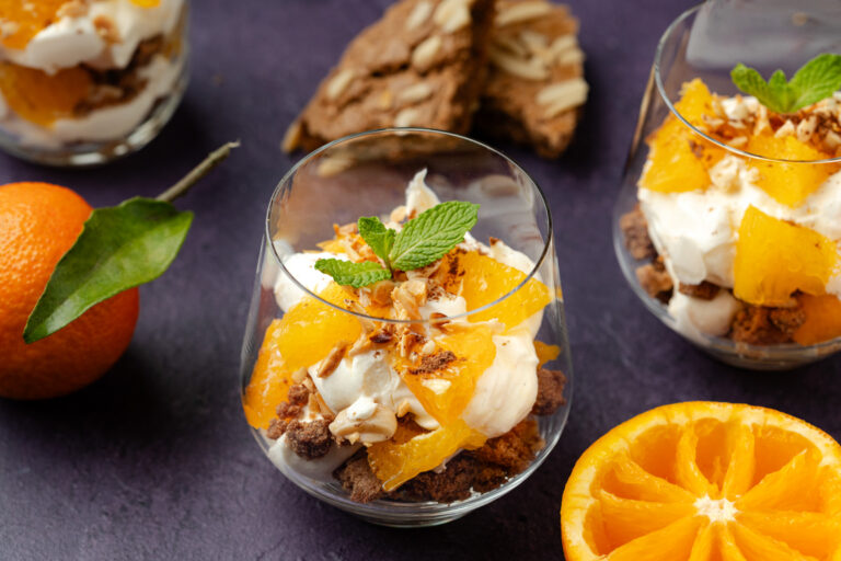 Speculaas trifle met sinaasappel, mandarijn en yoghurtroom