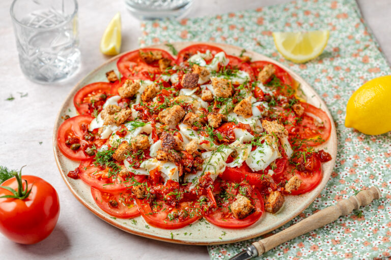 Tomatensalade met witvis, dille en een k(n)appertje