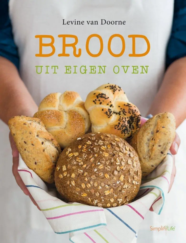 Krentenbollen uit Brood uit egen oven_2