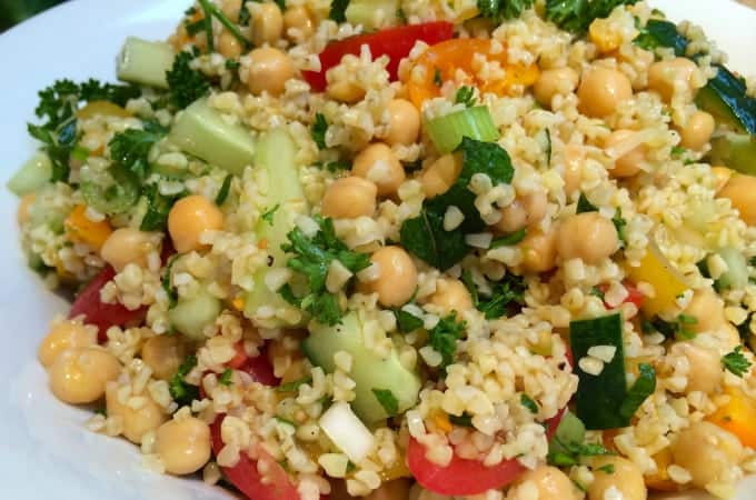 Kruidige-bulgur-salade-met-kikkererwten_1